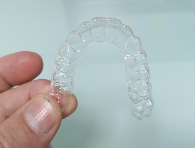 placas invilibles para alinear los dientes sin brackets bogota-chia-la-calera-zipaquira-colombia 